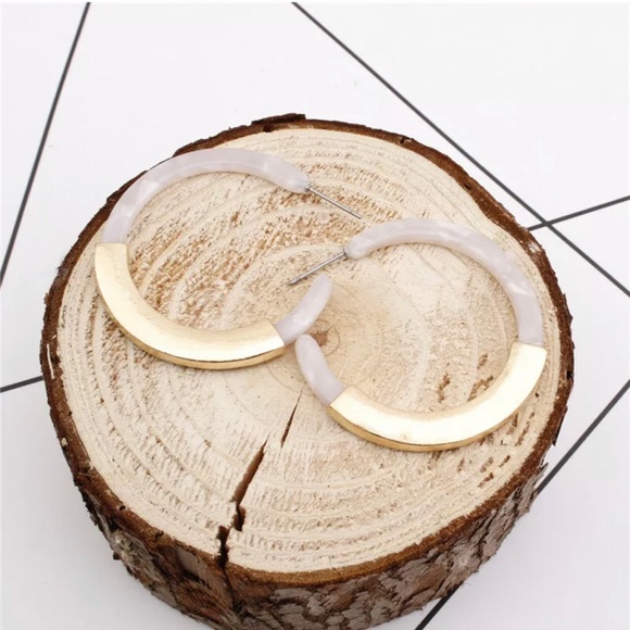 Jewelry - Acrylic White & Gold Hoop Earrings